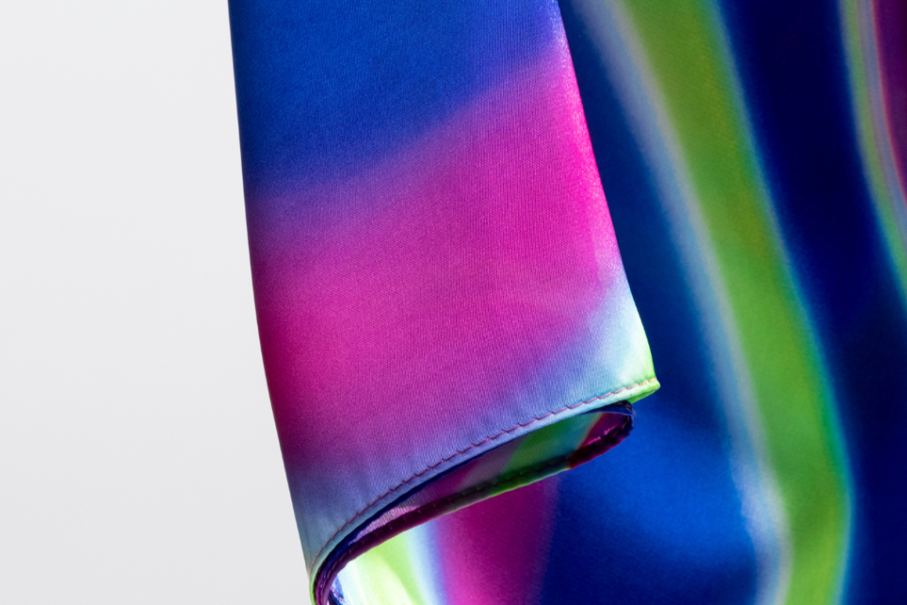contraste_impresion_Transforma_tu_mensaje_con_la_lona_textil_personalizada_Publicidad_eventos_y_decoracion lona textil